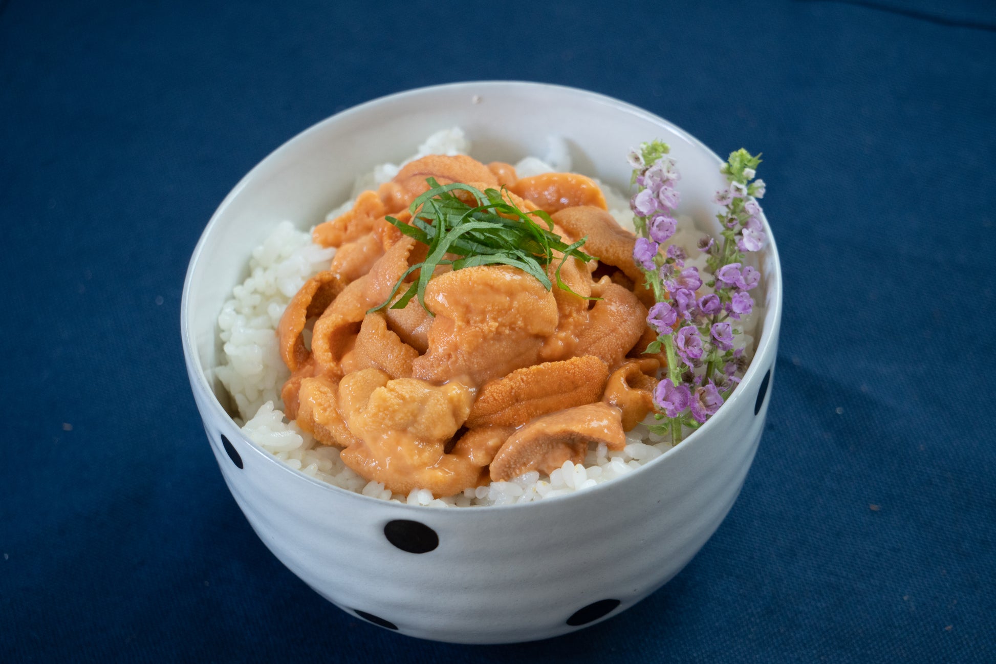 知床羅臼まるごと市場の特上折りウニ